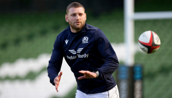 Escocia llama a Flyhalf Russell tras lesión de Hastings