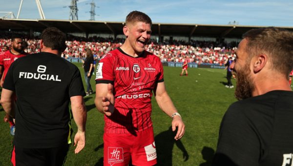 Jack Willis tuvo suerte de evitar la tarjeta roja después del choque temprano con Caelan Doris en la final de la Copa de Campeones